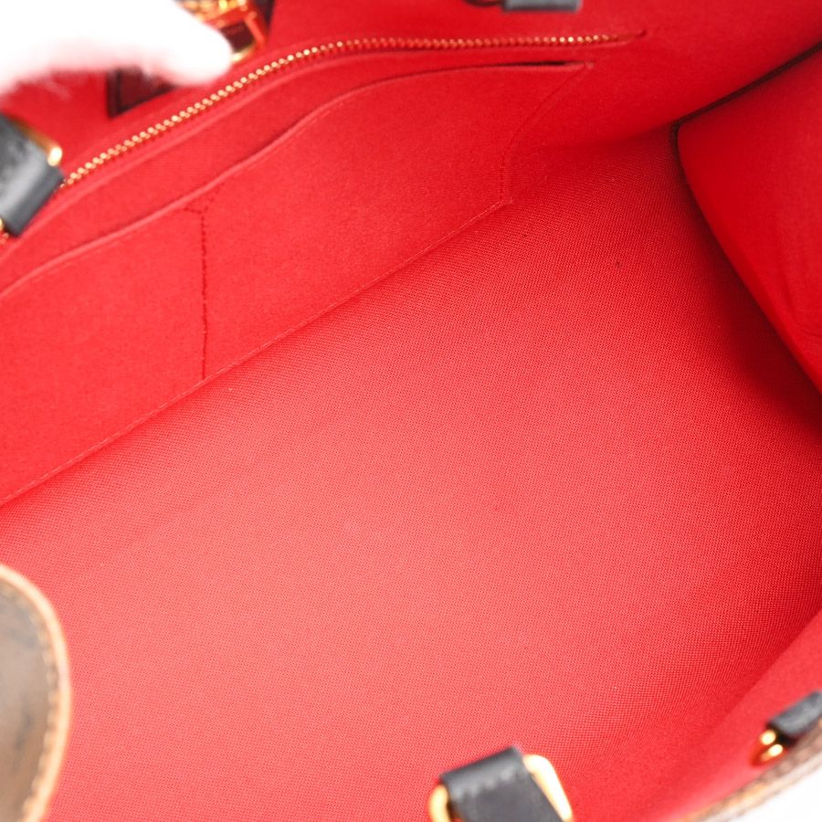 Louis Vuitton Handbag On The Go MM — view 5