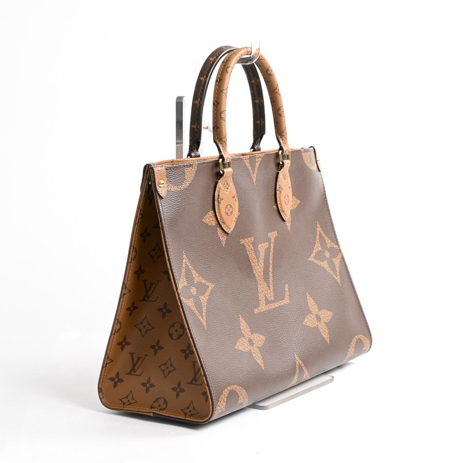 Louis Vuitton Handbag On The Go MM — view 2