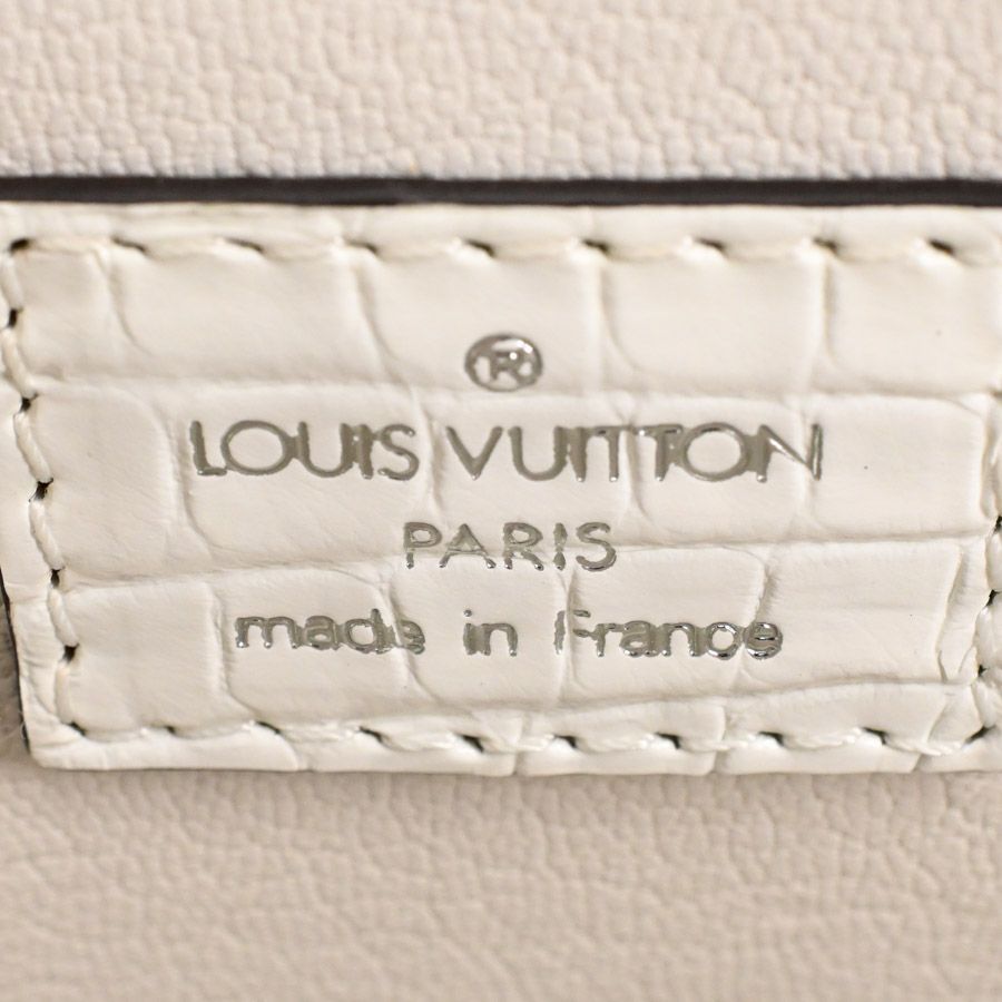Louis Vuitton Handbag Alma BB — view 6