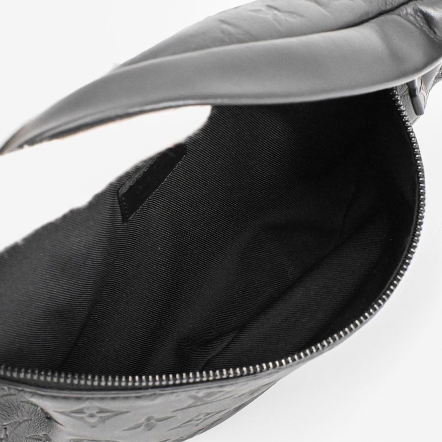 Louis Vuitton Belt Bag Discovery PM — view 4