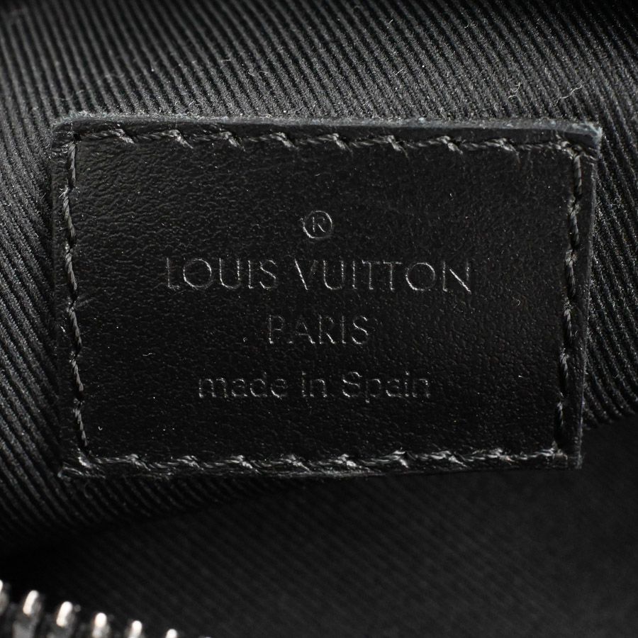 Louis Vuitton Belt Bag Discovery PM — view 6