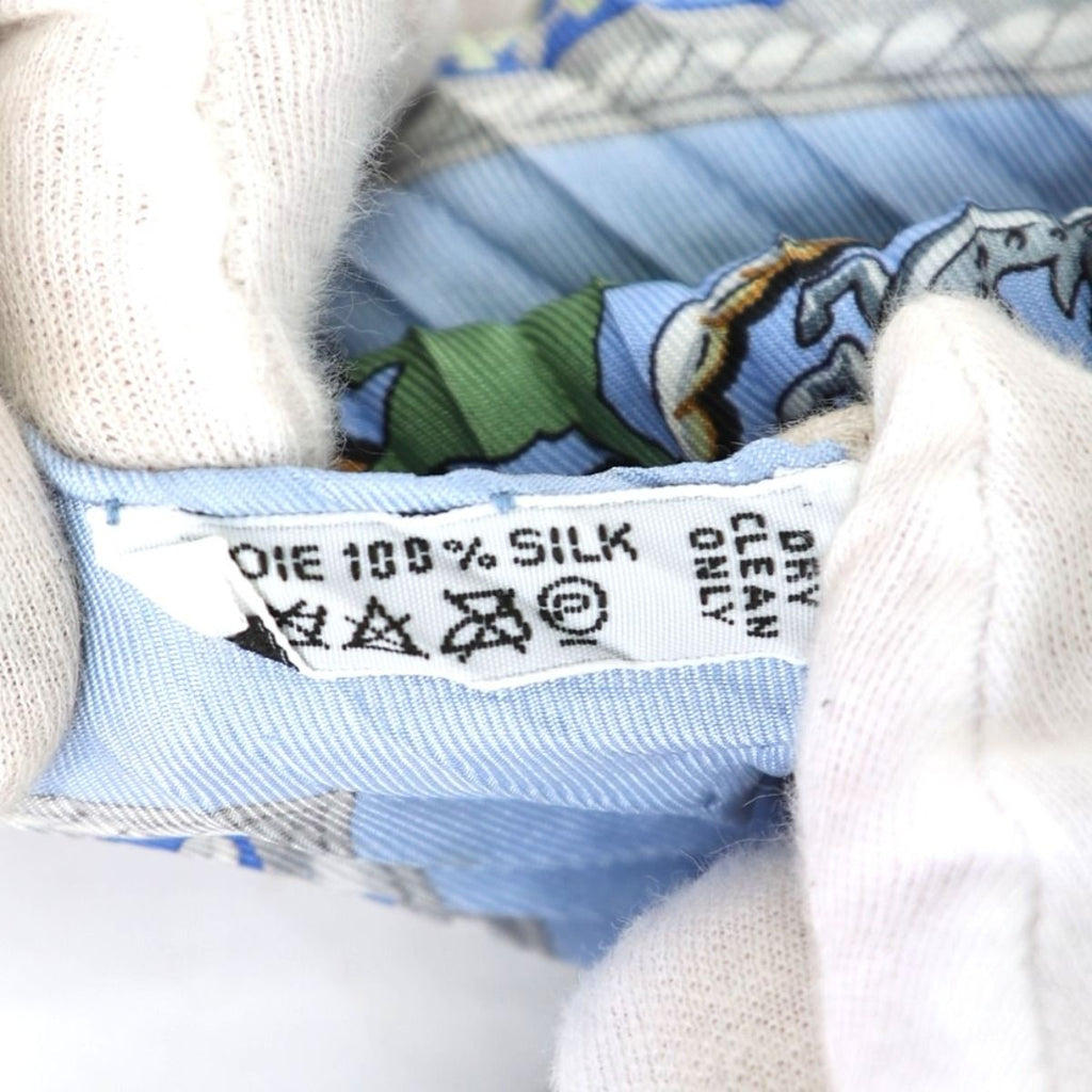 Hermes Indian Hunting Pleated Scarf Carre 90 Blue — view 9