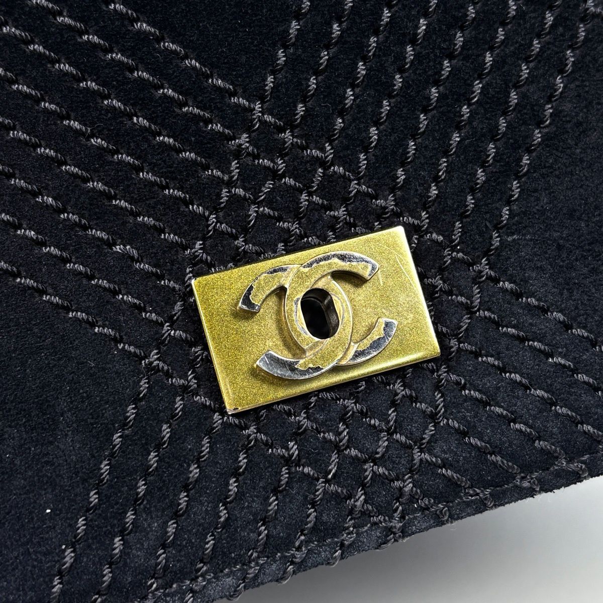 Chanel CC Logo Shoulder Bag Suede Black — view 5