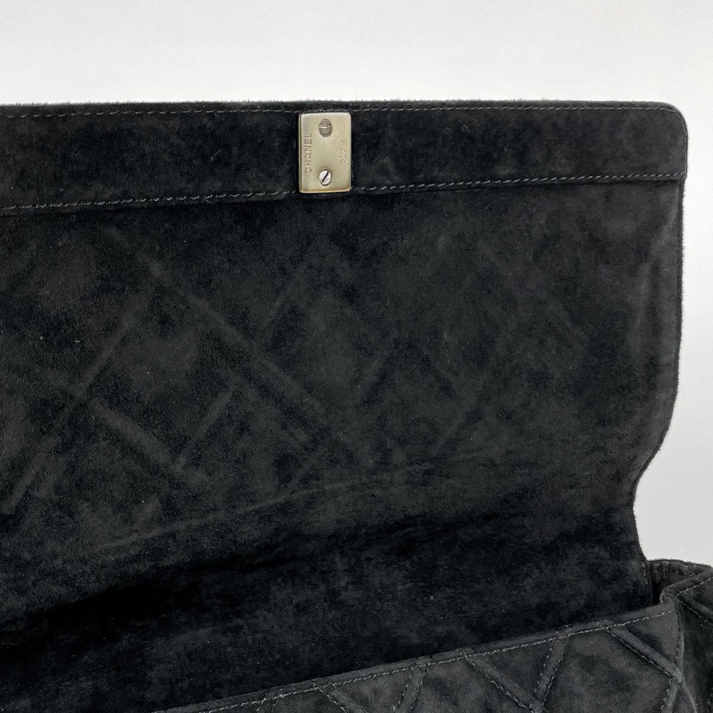 Chanel Cosmos Line Shoulder Bag CC Logo Suede Black — view 8