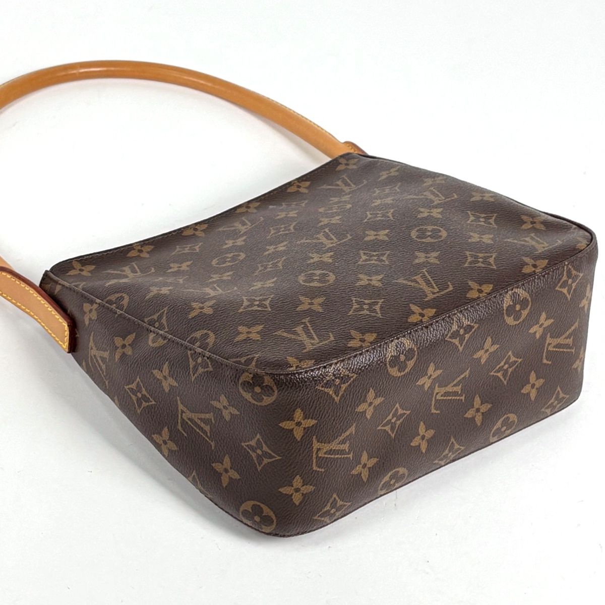 Louis Vuitton Looping MM Shoulder Bag Monogram Brown — view 2