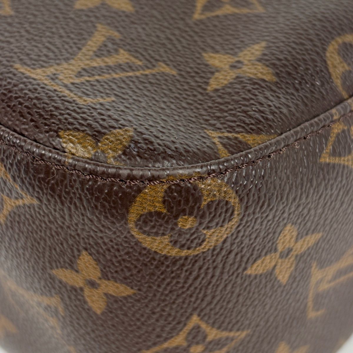 Louis Vuitton Looping MM Shoulder Bag Monogram Brown — view 3