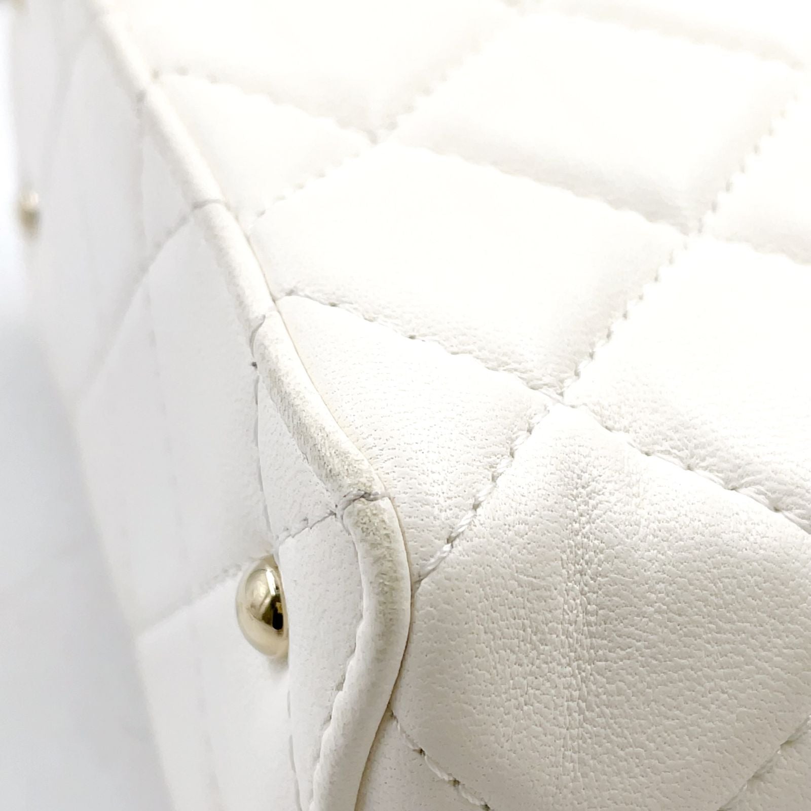 Chanel Quilted Small Box Random Lambskin White Chain Shoulder Bag Gold — view 9