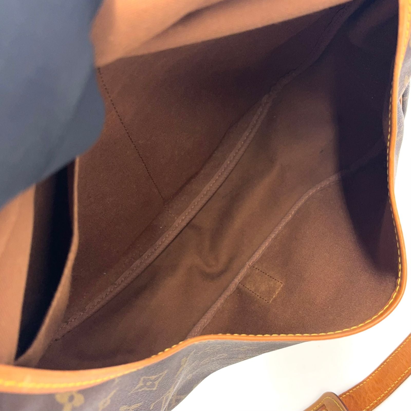 Louis Vuitton Saumur 35 Monogram Leather Brown Light Shoulder Bag Gold — view 3