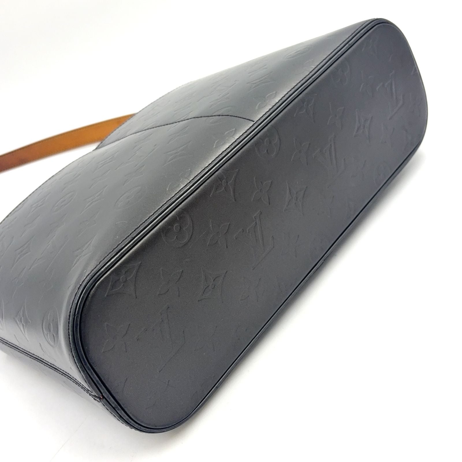 Louis Vuitton Matte Satta Monogram Calfskin Dark Gray Shoulder Bag Silver — view 5