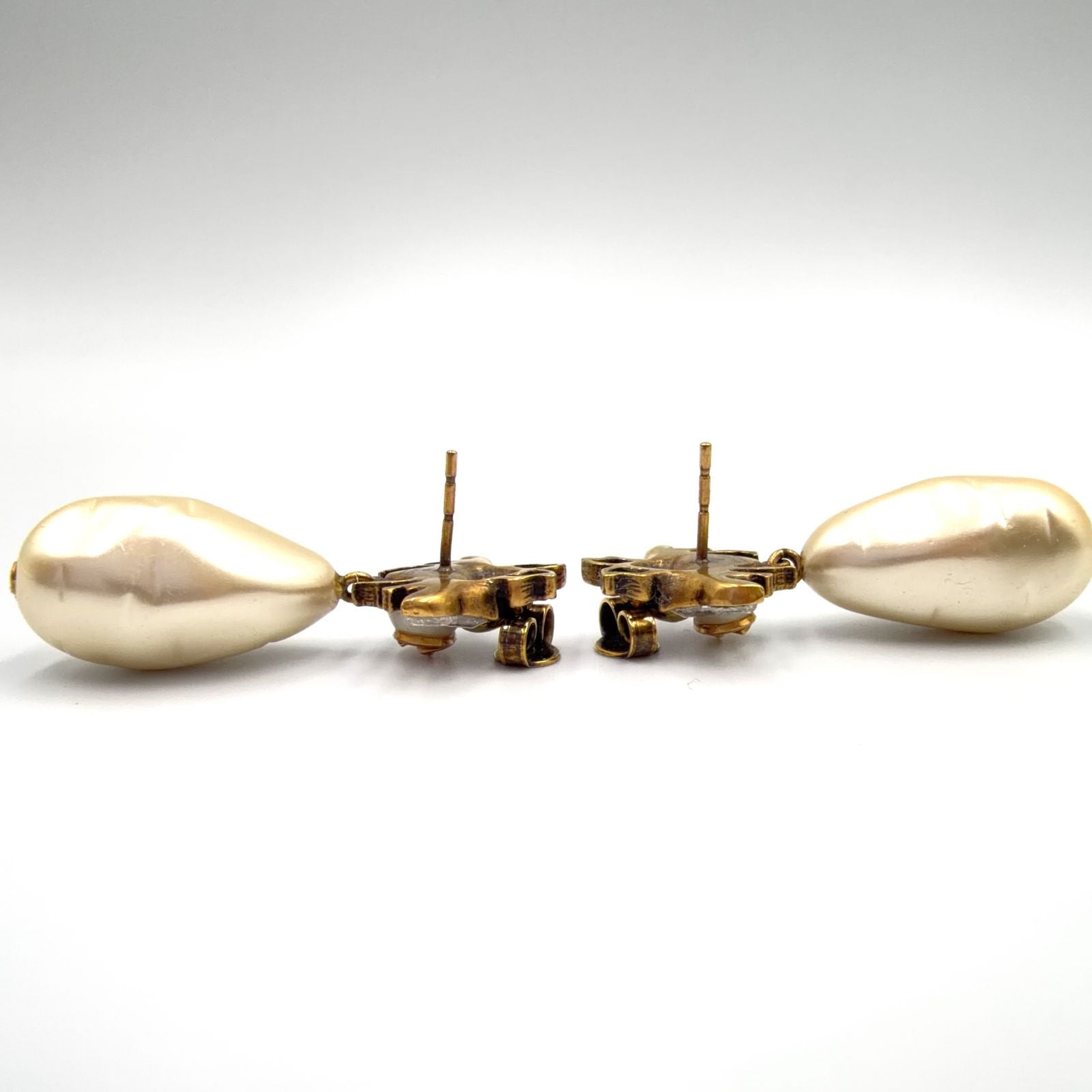 Gucci Bi Interlocking Pearl Metal Faux Color Stone Off White Clear Gold Earrings — view 7