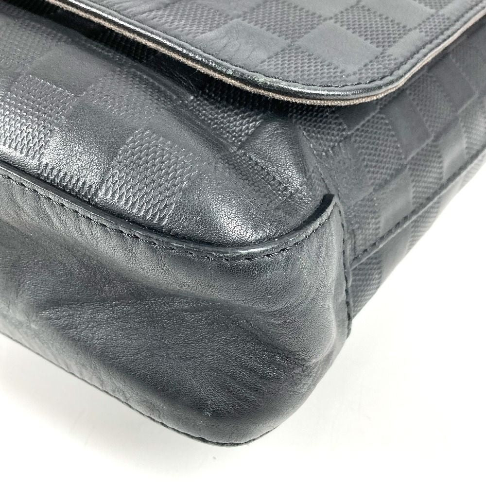 Louis Vuitton Shoulder Bag District MM Damier Infini Leather Onyx Black — view 6
