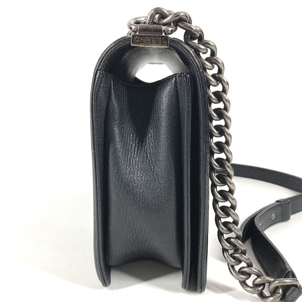 Chanel Shoulder Bag Boy Large 28 Caviar Leather Black — view 4