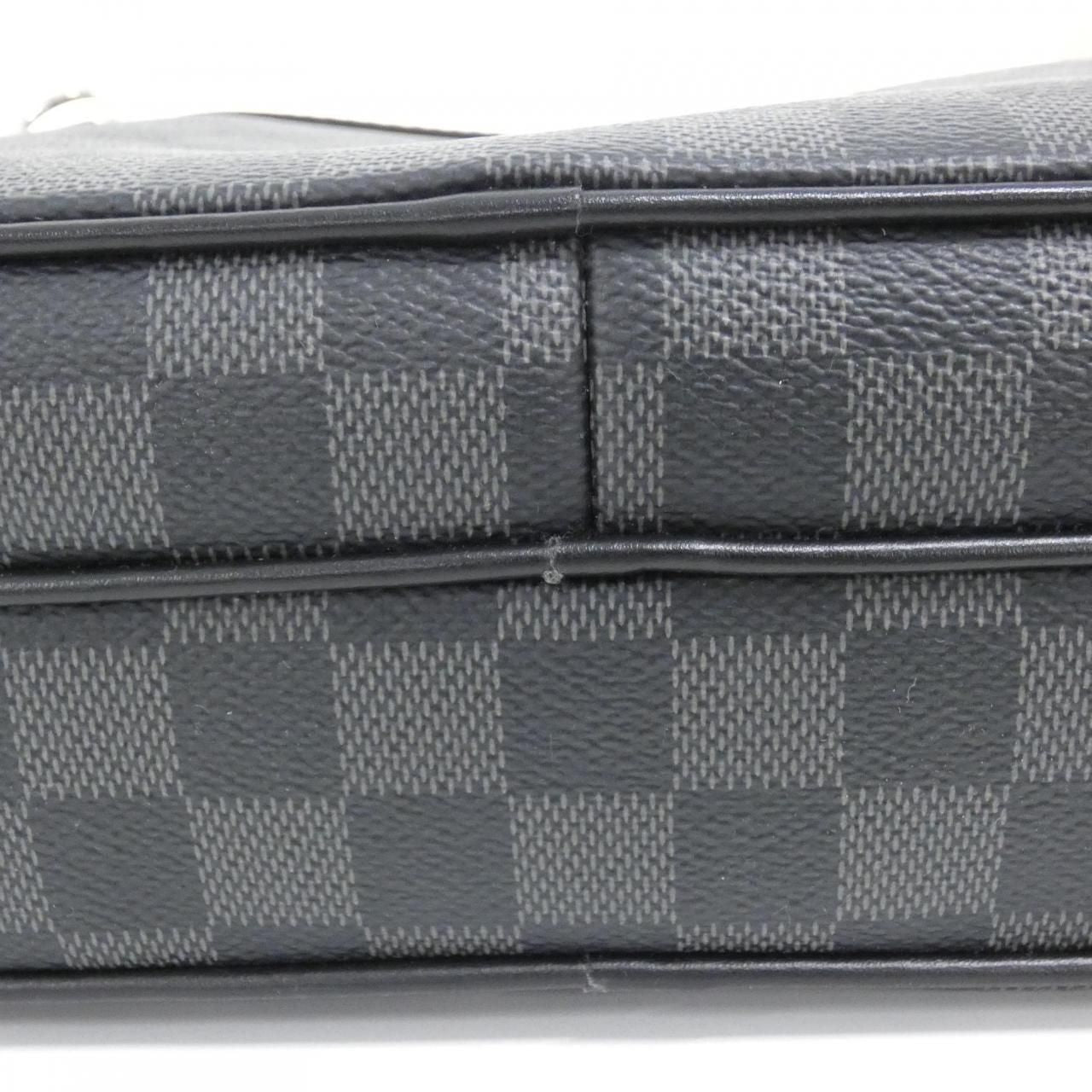 Louis Vuitton Damier Graphite Trocadero Messenger PM Shoulder — view 3