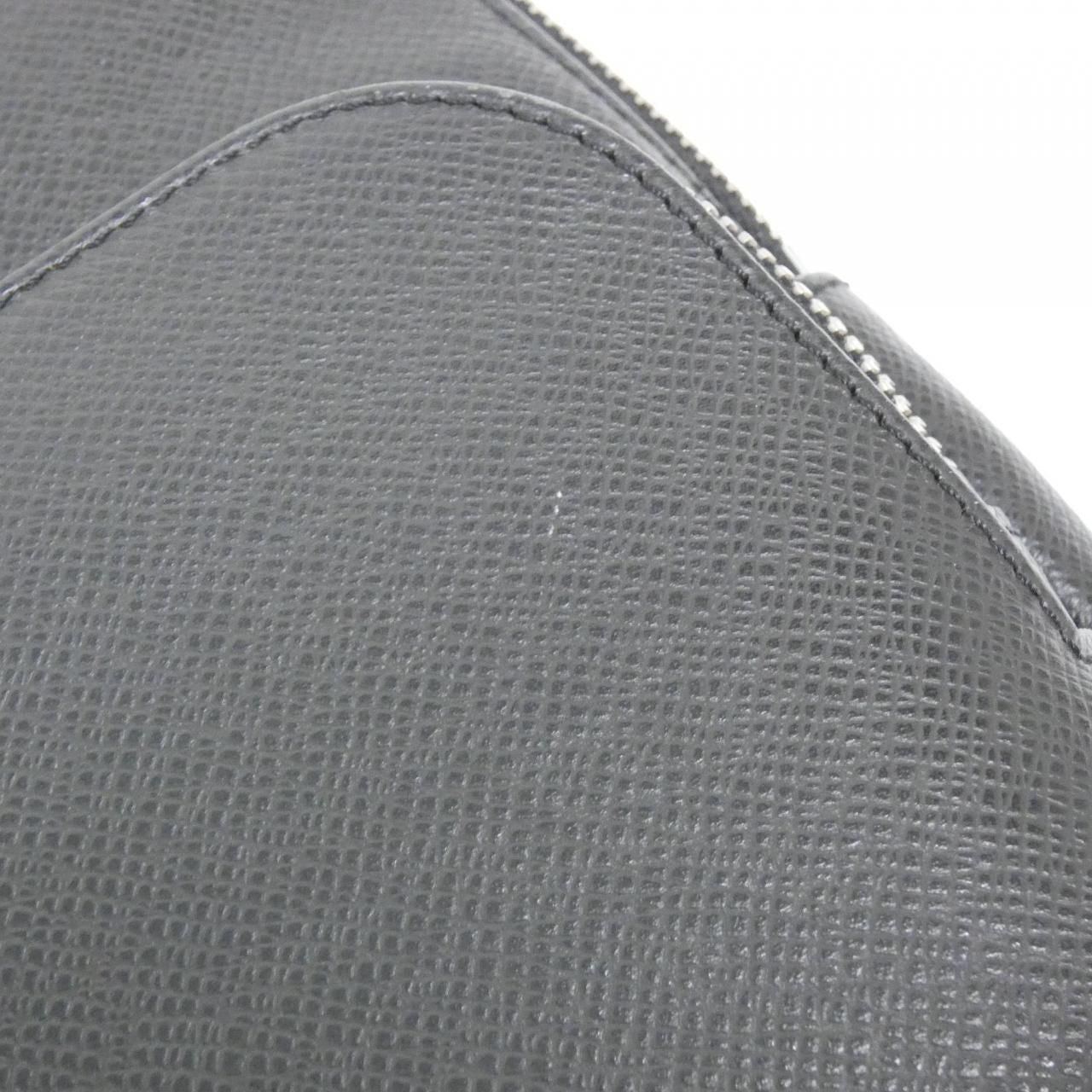 Louis Vuitton Taiga Avenue Sling — view 5