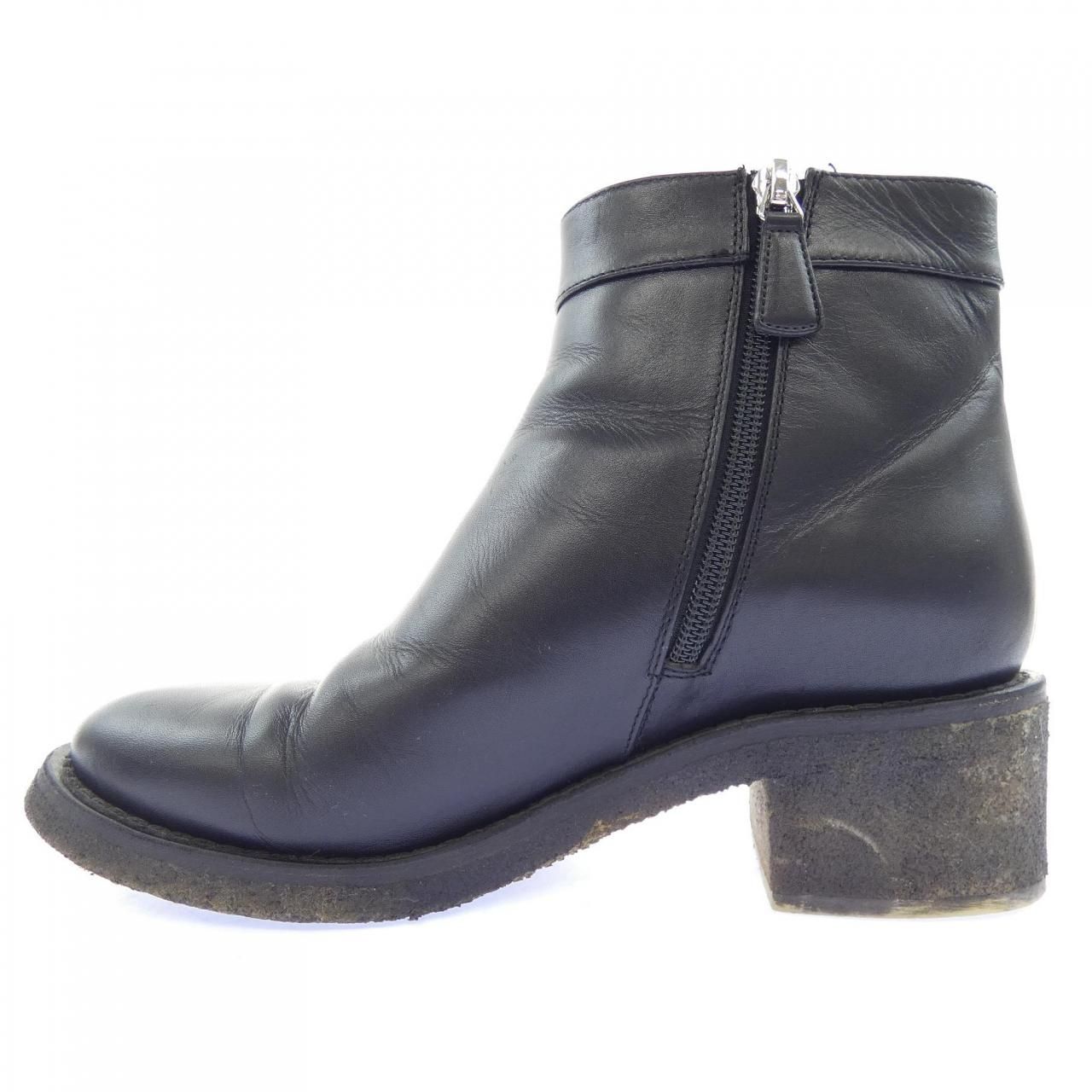 Chanel Turnlock Boots Black — view 2