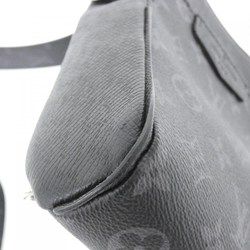 Louis Vuitton Taiga Llama Outdoor Sling — view 4