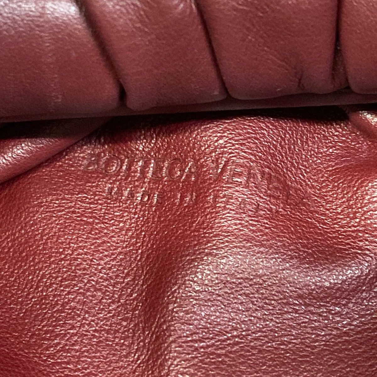 Bottega Veneta Handbag the Pouch Bordeaux Leather — view 9