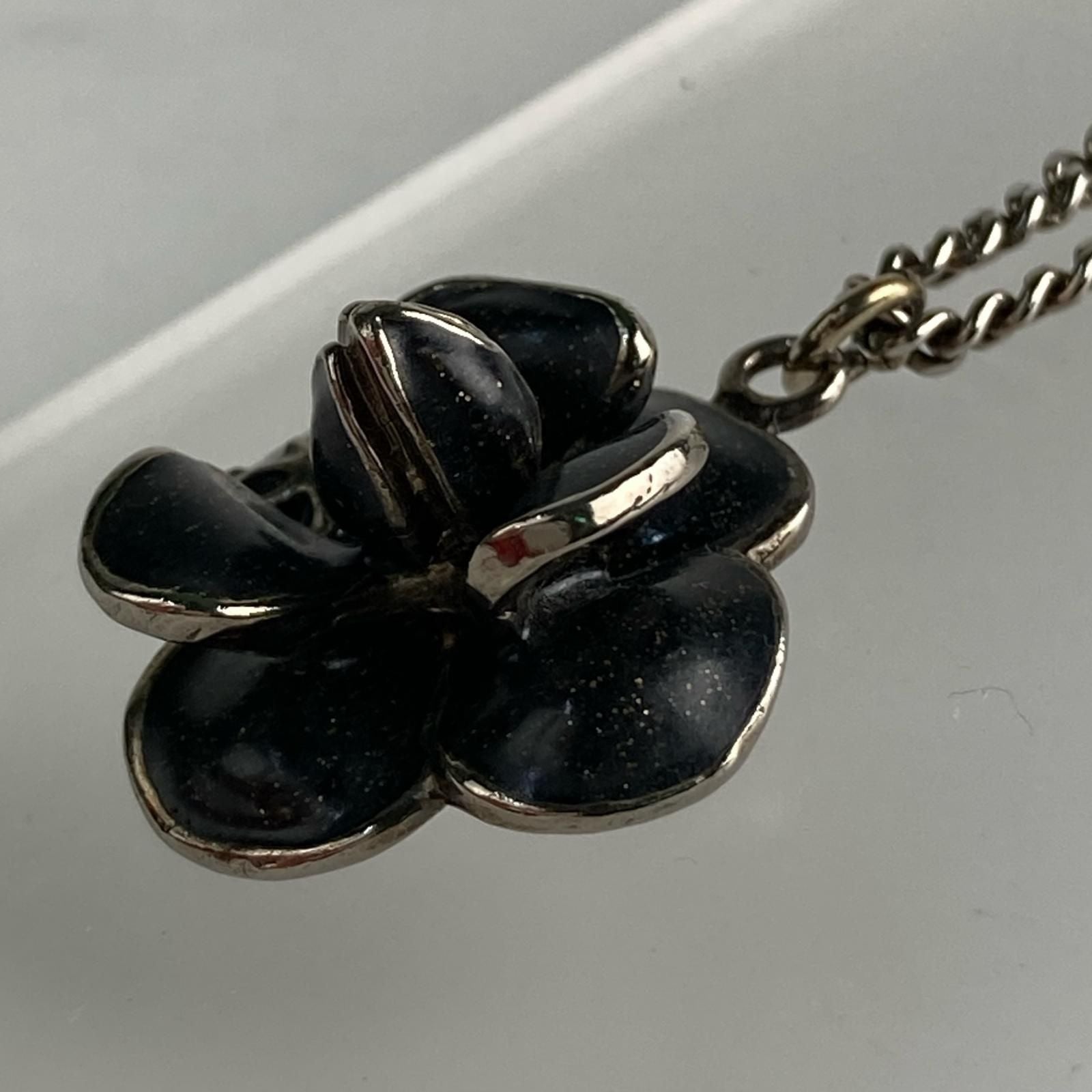 Chanel Necklace CC Logo Camellia Pre Collection Lame 09 P Black — view 3