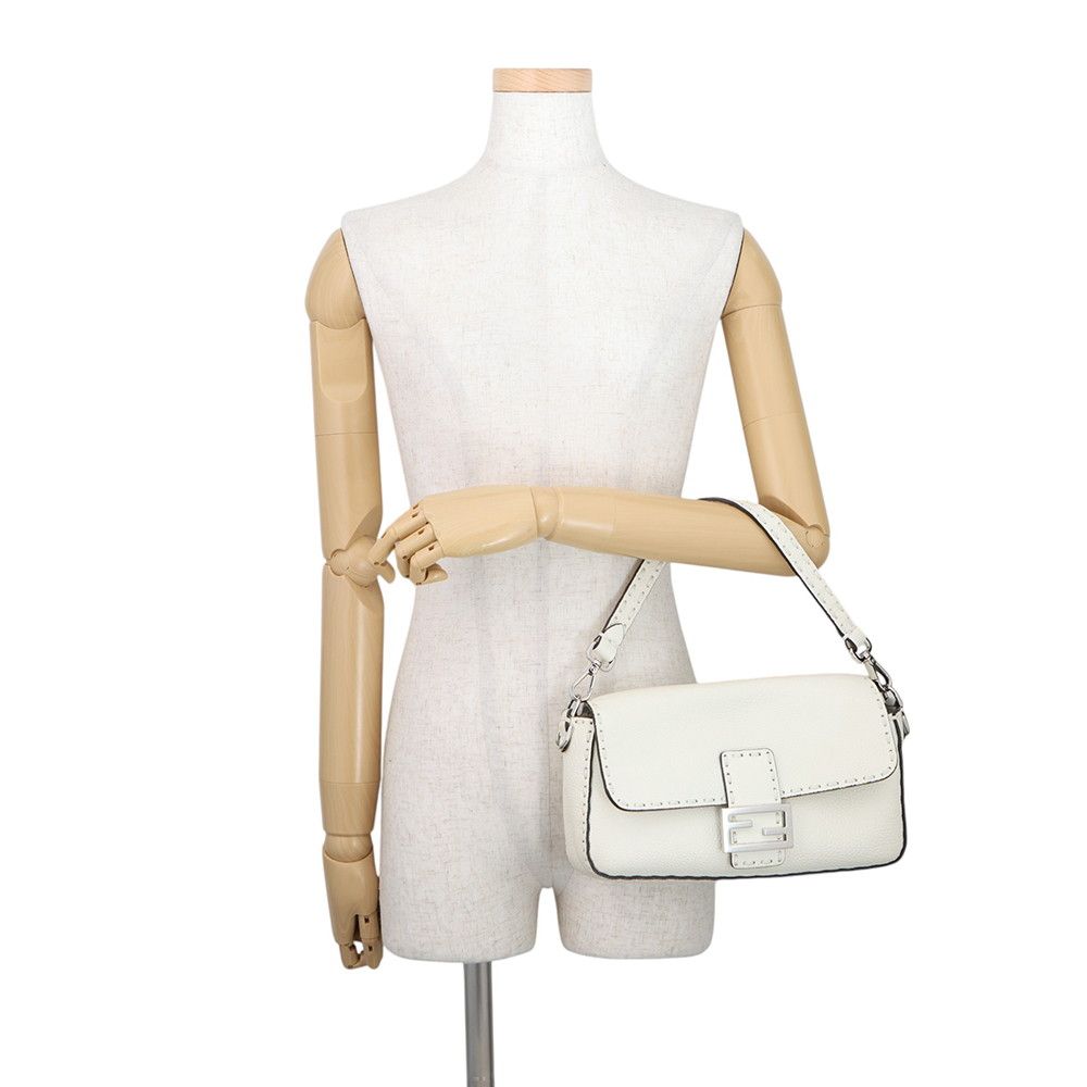 Fendi Handbag Selleria Bucket Calf Leather Bag Shoulder White — view 4