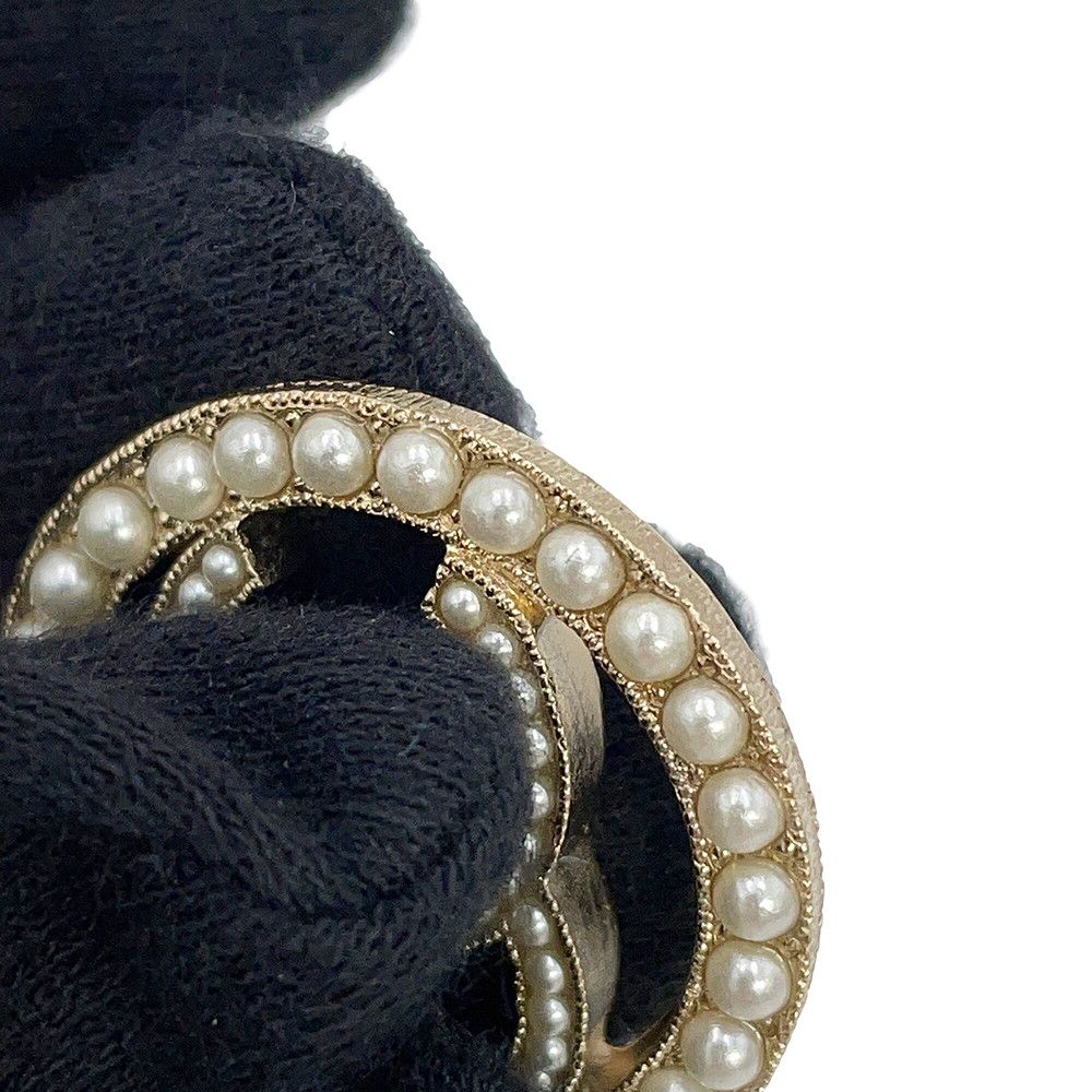 Chanel Necklace CC Logo Circle Faux Pearl — view 6