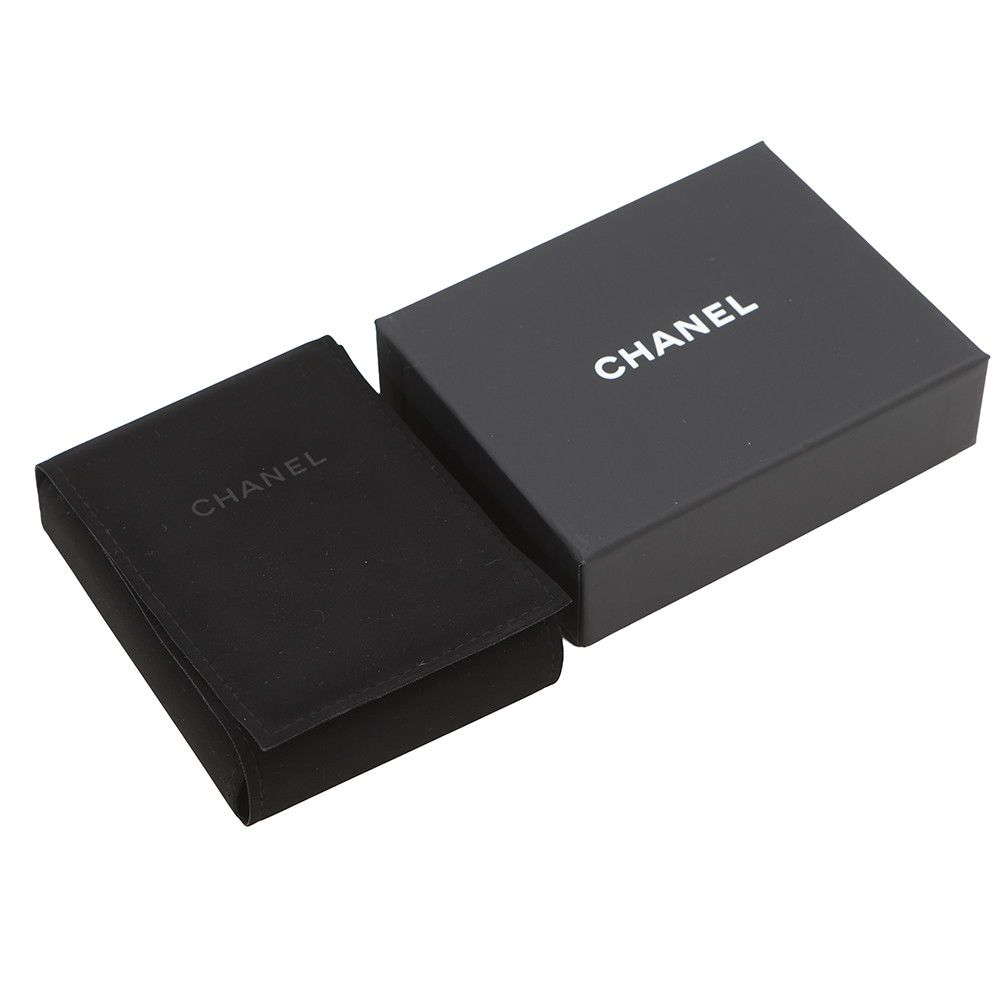 Chanel Necklace CC Logo Circle Faux Pearl — view 9