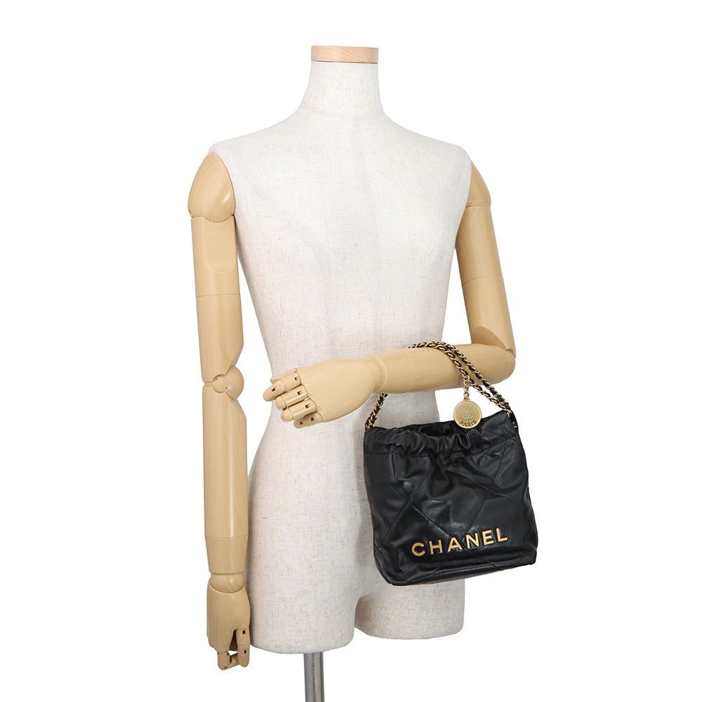 Chanel Handbag 22 Mini CC Logo Shiny Calf Leather 2-Way Black — view 4