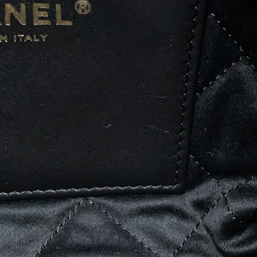 Chanel Handbag 22 Mini CC Logo Shiny Calf Leather 2-Way Black — view 9