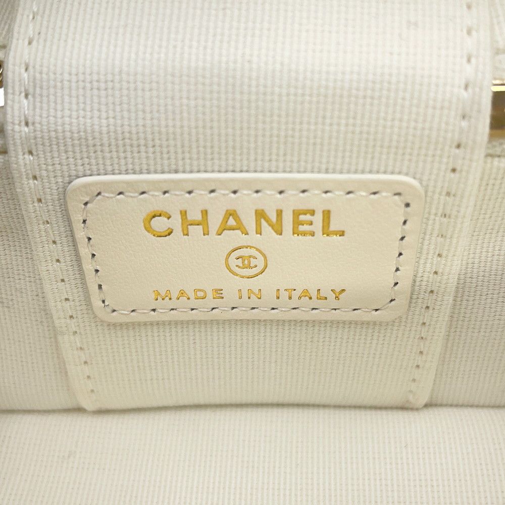Chanel Charm CC Logo Quilted Classic Mini Bag Caviar Leather Case White — view 8