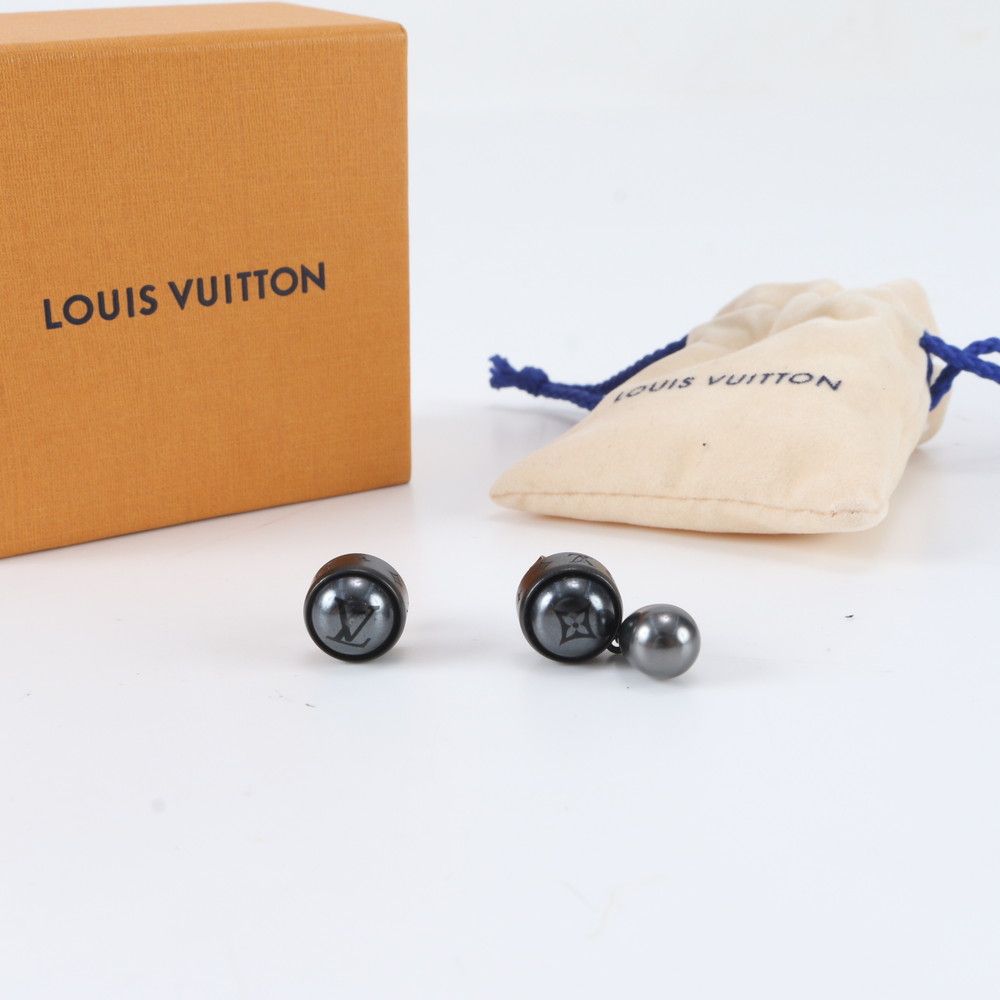 Louis Vuitton LV Pearl Earrings Black