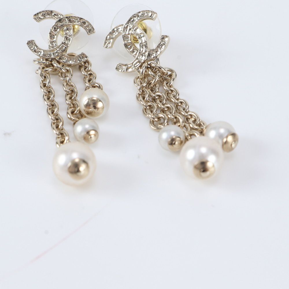 Chanel Earring Gold — view 3