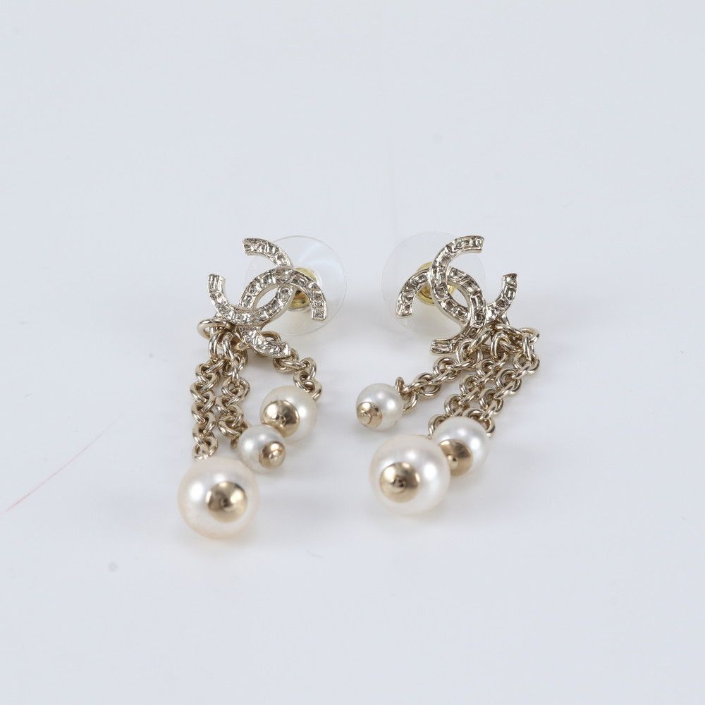 Chanel Earring Gold