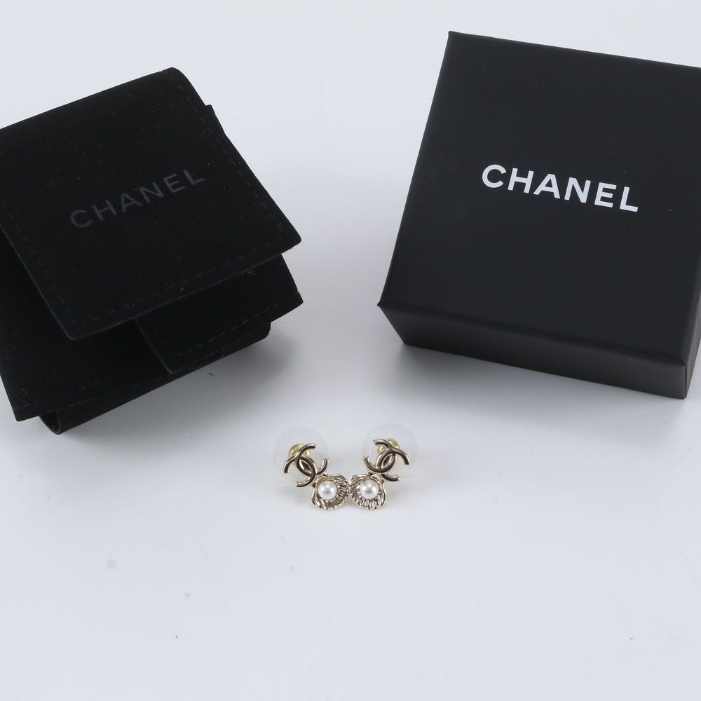 Chanel CC Logo Faux Pearl Seashell Earrings