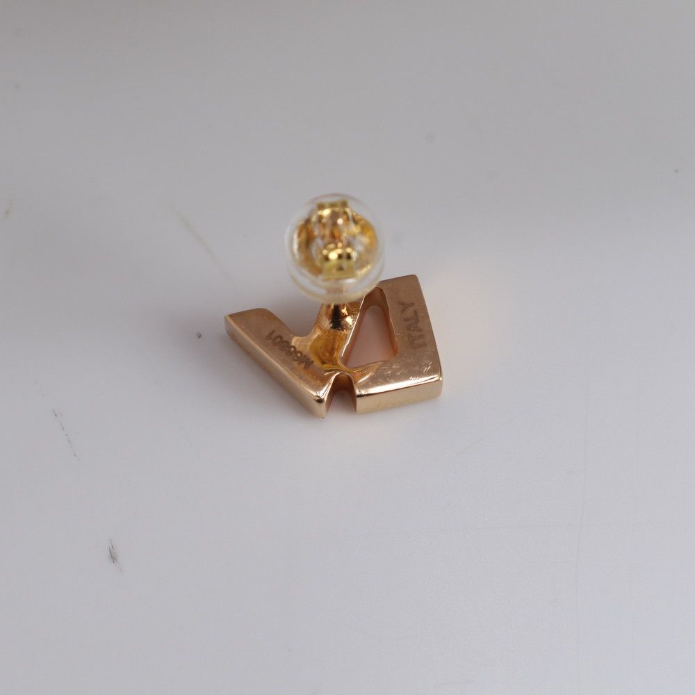 Louis Vuitton Book le Doreille Love Letters Earrings Gold — view 3