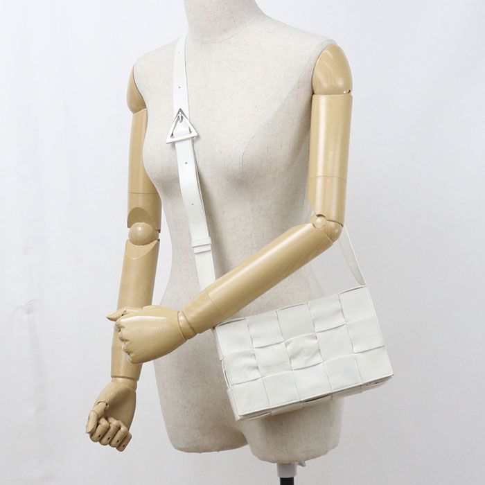 Bottega Veneta Cassette Shoulder Bag Leather — view 8