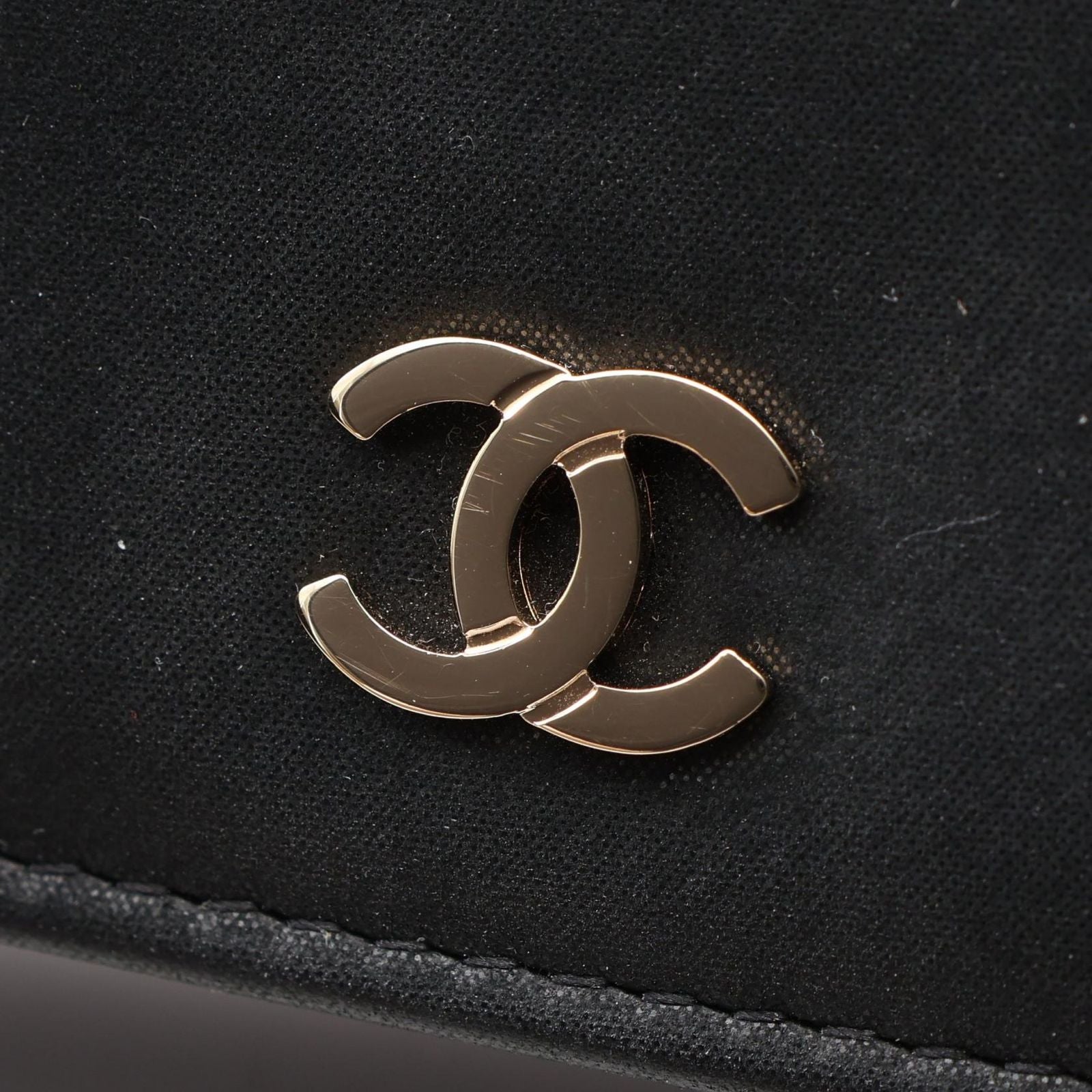 Chanel Shoulder Bag Quilted Bicolor Black Champagne Gold Leather Caviar Chain — view 9