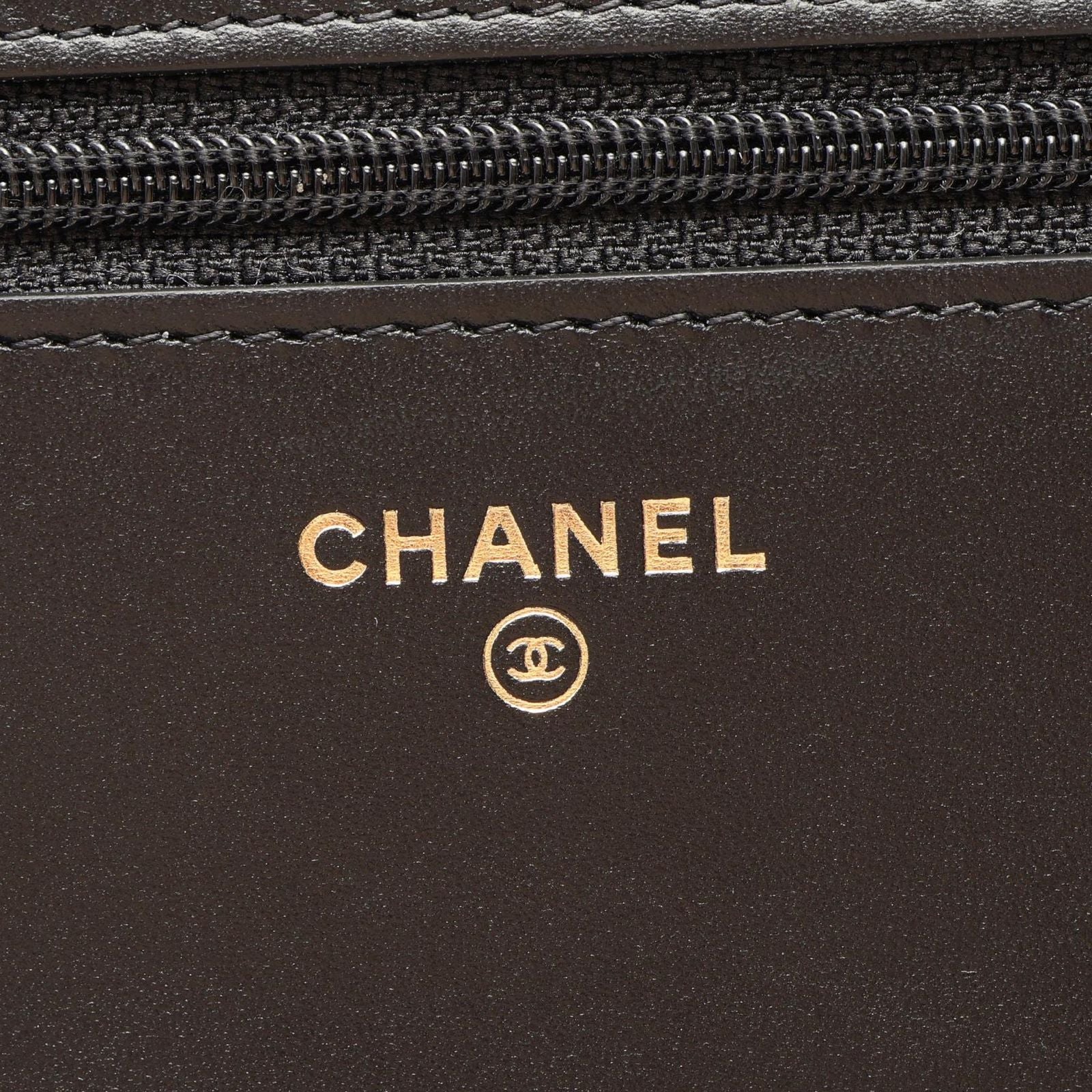 Chanel Shoulder Bag Quilted Bicolor Black Champagne Gold Leather Caviar Chain — view 5