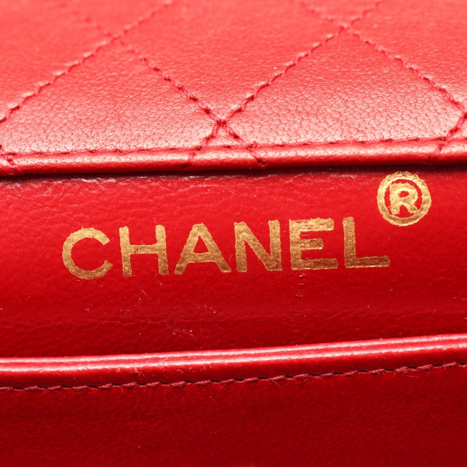 Chanel Shoulder Bag Quilted Bicolor Turnlock Red Navy Lambskin Chain — view 4