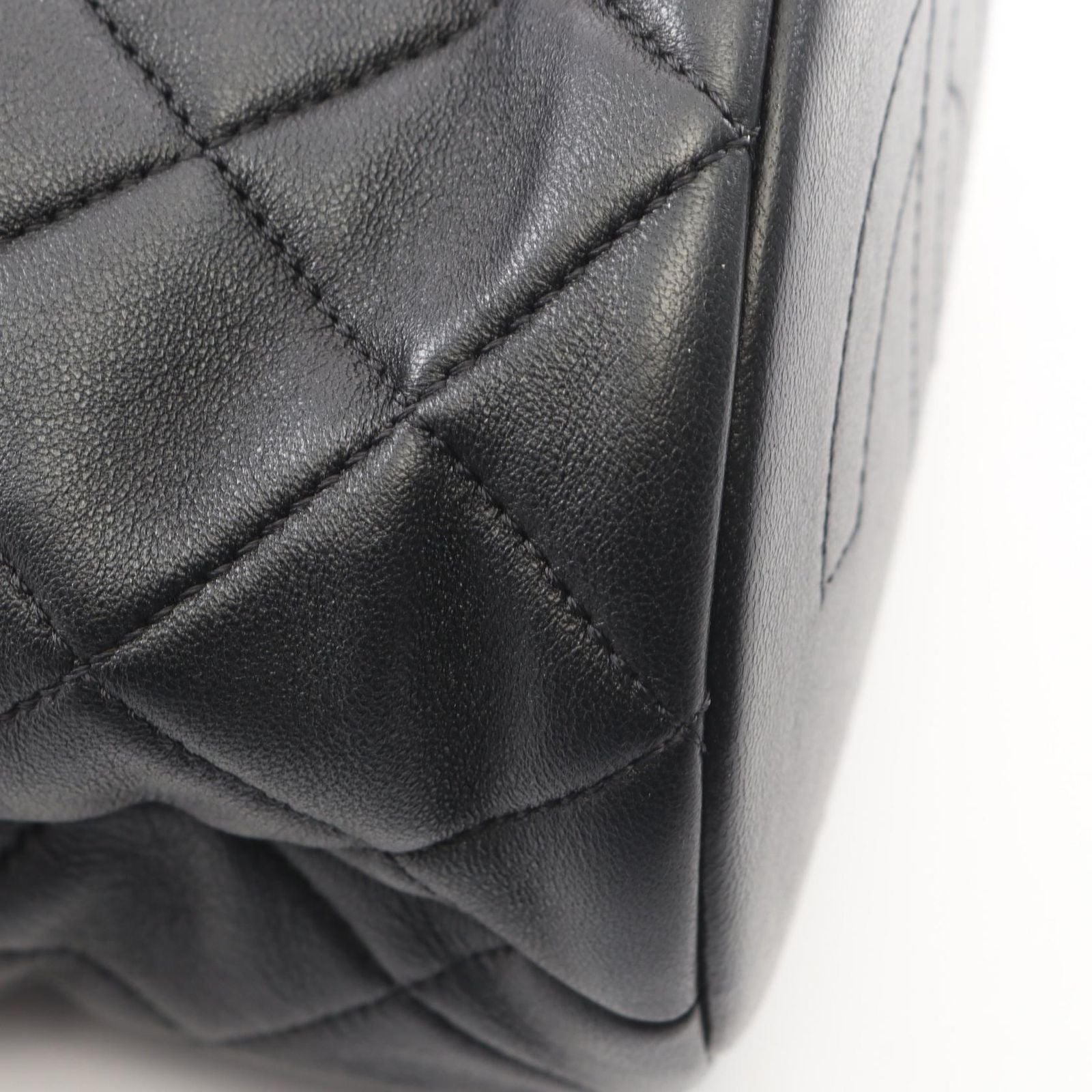 Chanel Shoulder Bag Quilted 2-Way Black Leather Pearl Handle — view 7