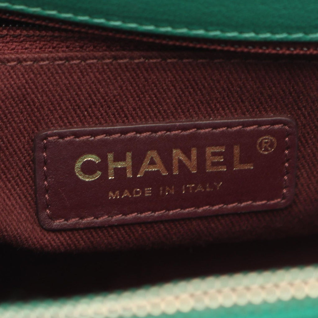 Chanel Shoulder Bag Quilted 2-Way Green Leather Round Flap Chain — view 4