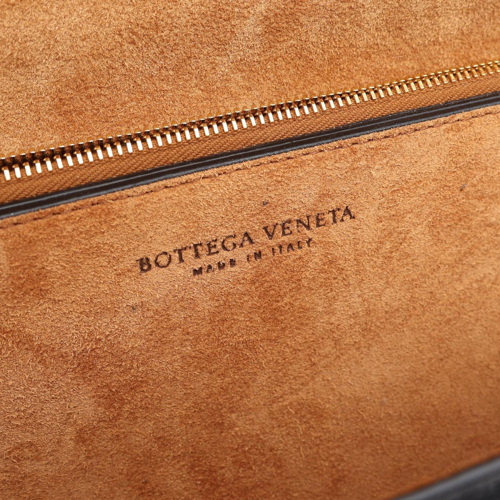 Bottega Veneta Shoulder Bag the Classic Black Leather — view 4