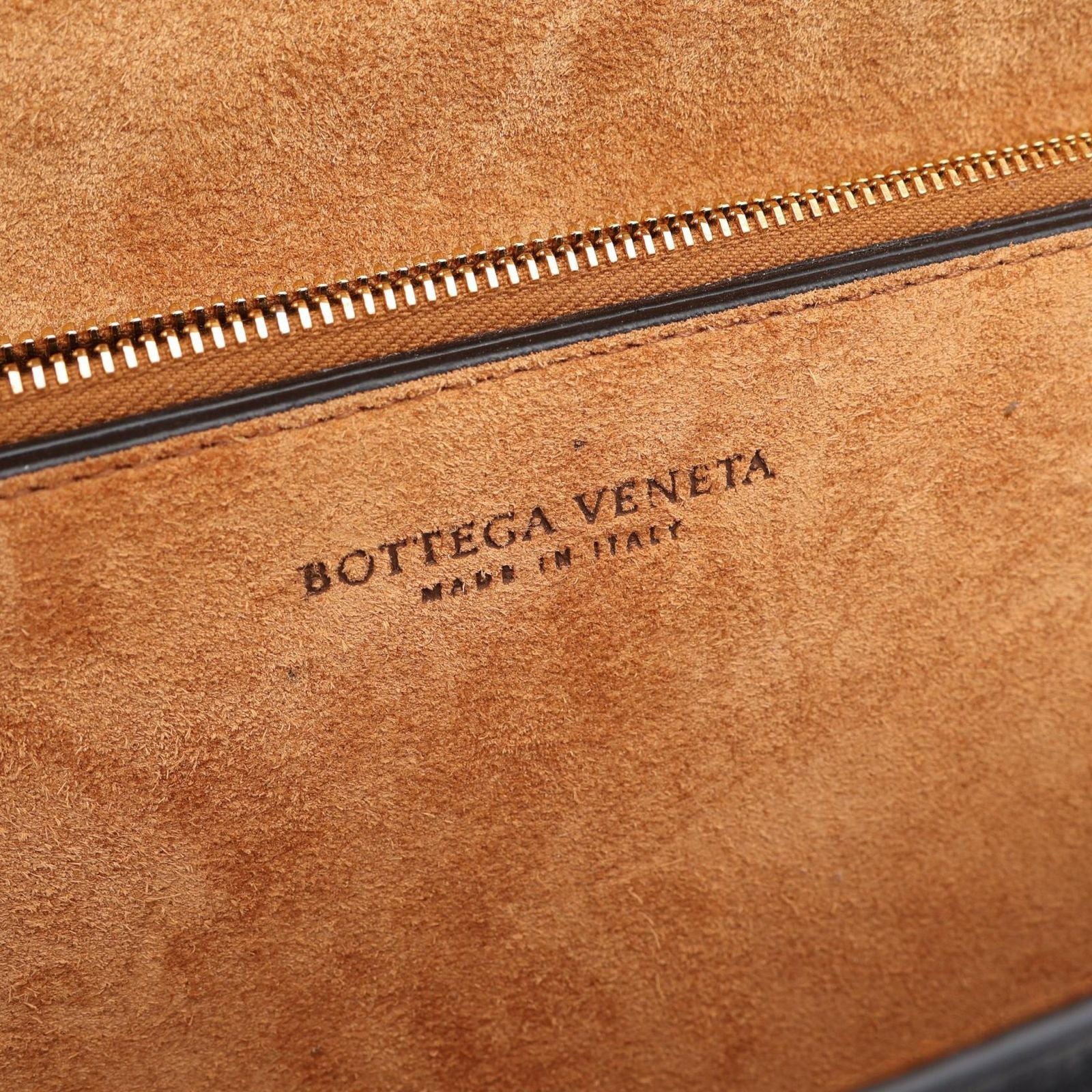 Bottega Veneta Shoulder Bag the Classic Black Leather — view 4