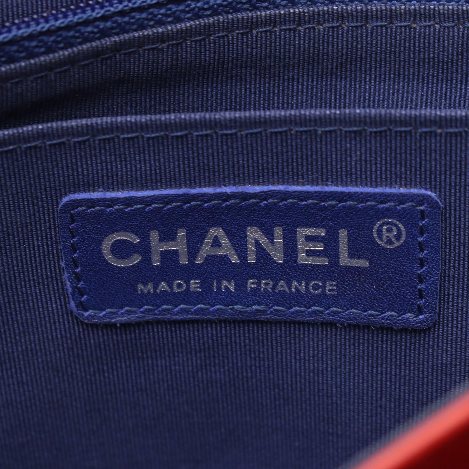 Chanel Shoulder Bag Blanc Stitch Lion Navy Red Leather Double Chain — view 4
