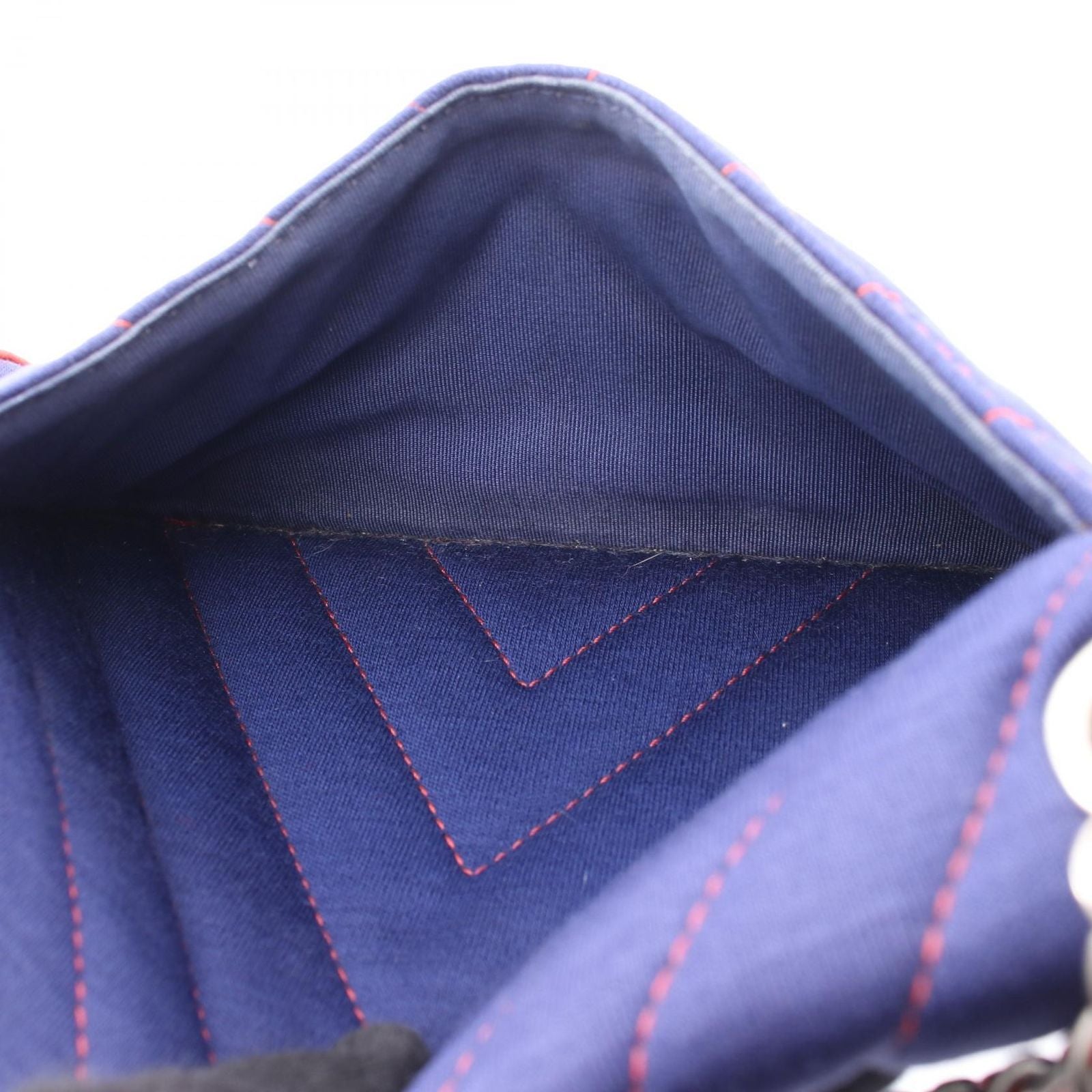 Chanel Shoulder Bag Blanc Stitch Lion Navy Red Leather Double Chain — view 9
