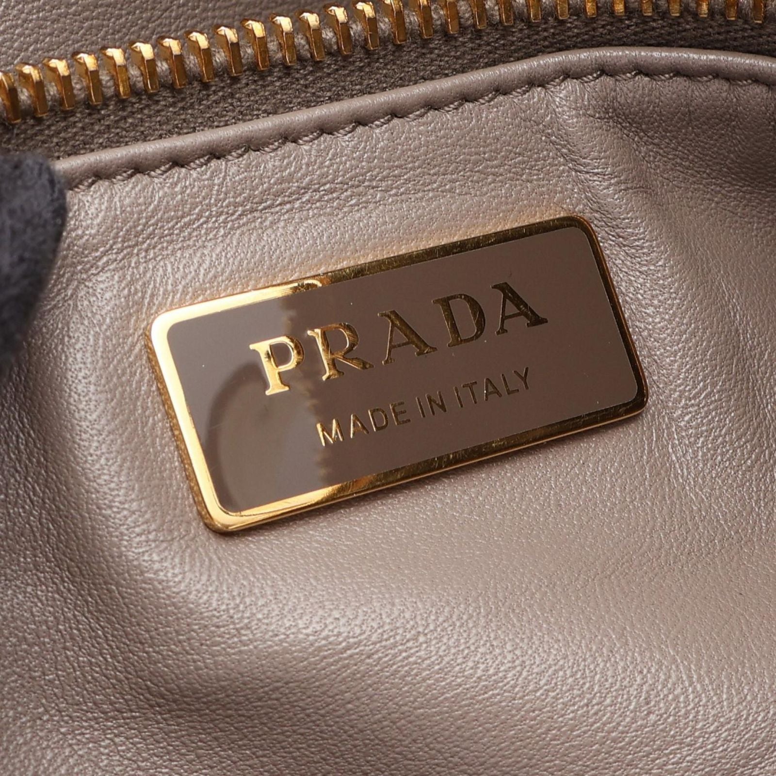 Prada Shoulder Bag Emme Large White Leather — view 4