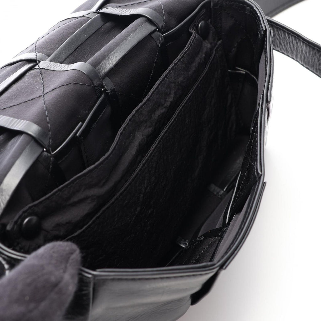Bottega Veneta Waist Bag Cassette Maxi Intrecciato Black Leather — view 3