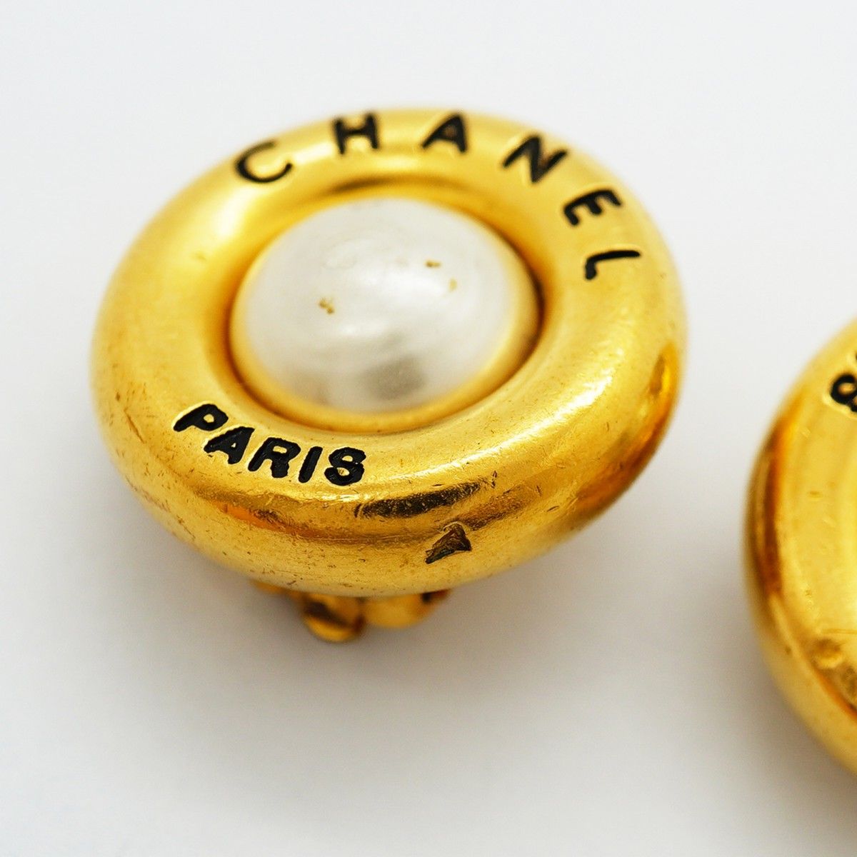 Chanel Earrings Vintage Logo Round — view 8