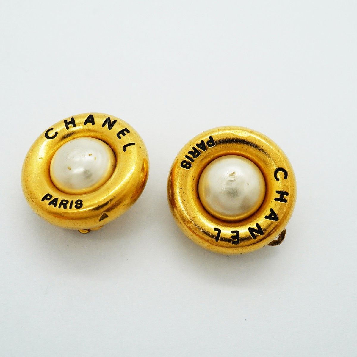 Chanel Earrings Vintage Logo Round — view 7