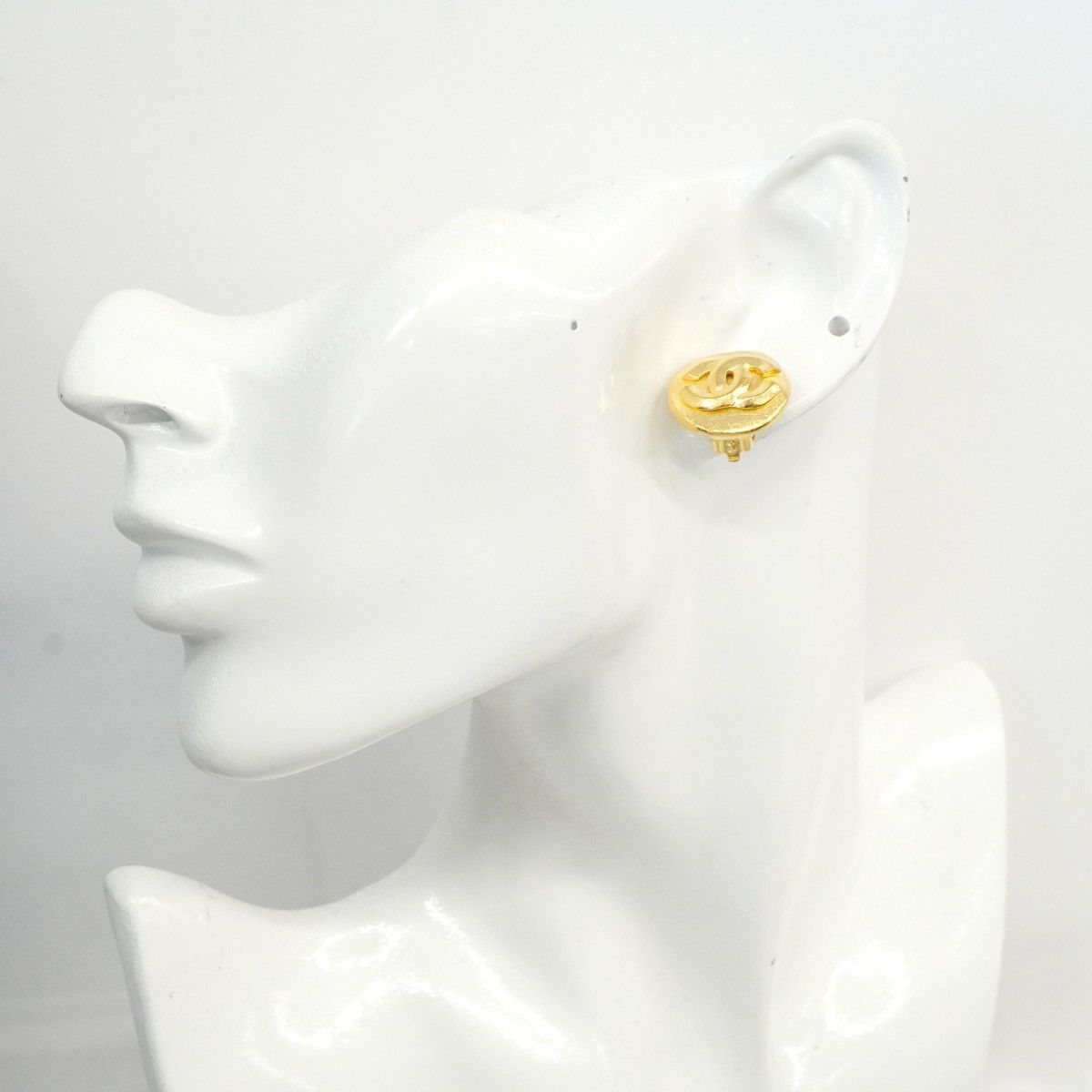 Chanel Earrings Vintage CC Logo Gold Plated — view 5