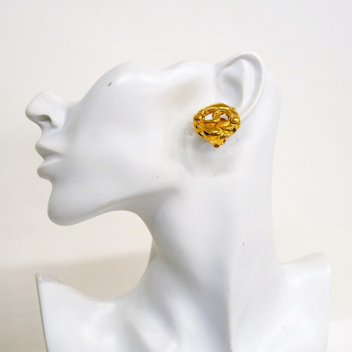 Chanel Earrings Vintage CC Logo Round — view 5