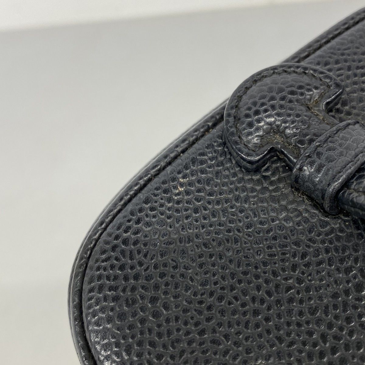 Chanel Vanity Bag Caviar Leather Black Gold — view 8
